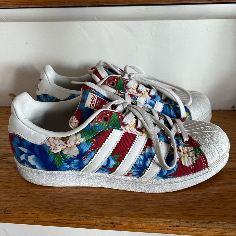 Adidas floral sneakers size 7.5 pre owned